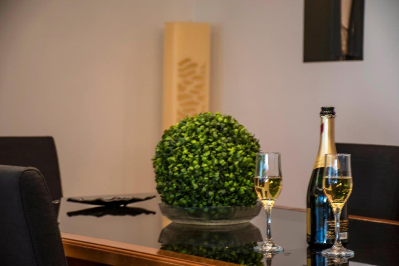 Akrata'S Elegant Luxury Suite Zewnętrze zdjęcie