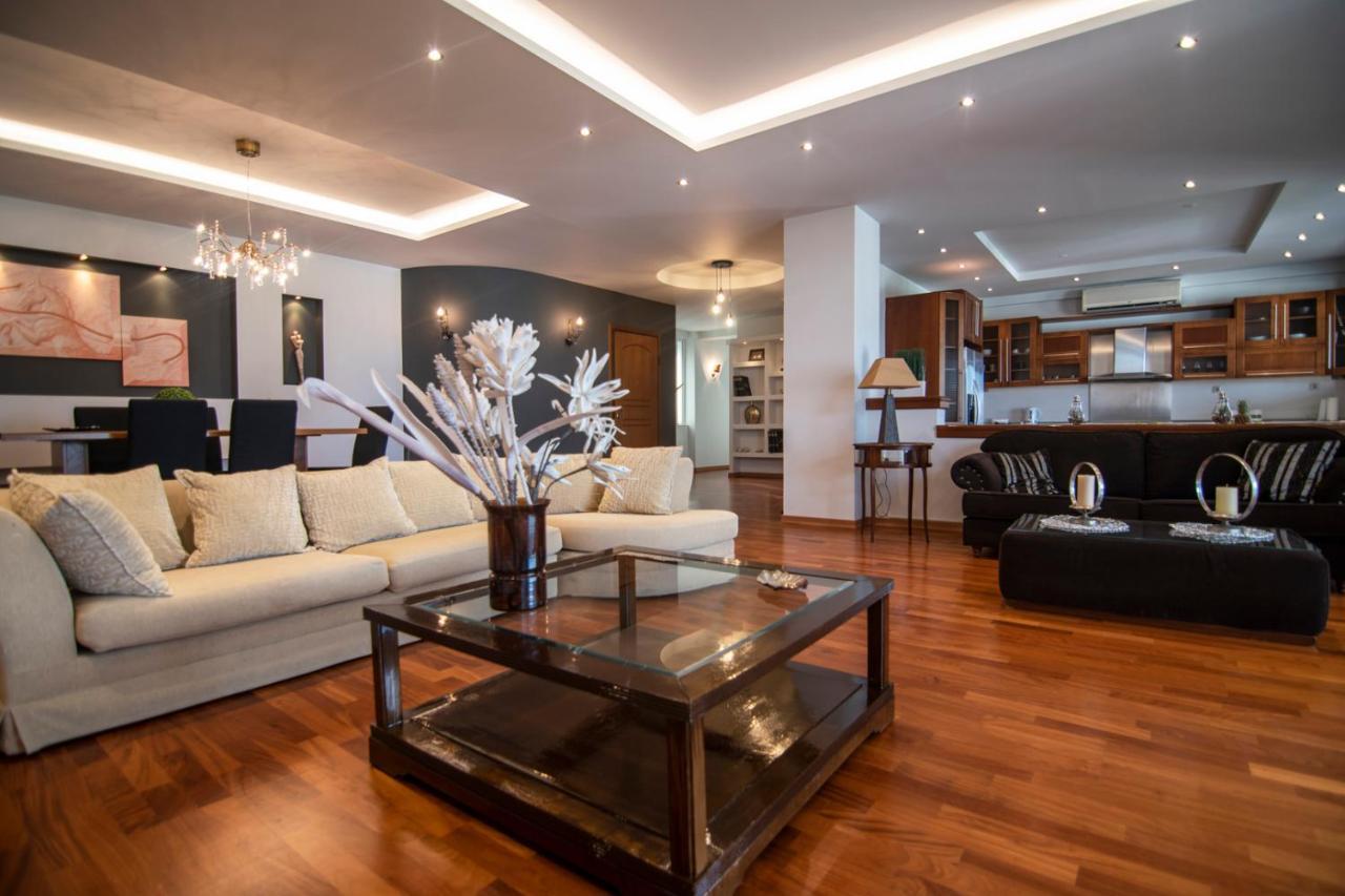 Akrata'S Elegant Luxury Suite Zewnętrze zdjęcie